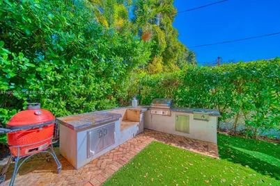 3227 Riviera Dr, Coral Gables, FL 33134 - Photo 32