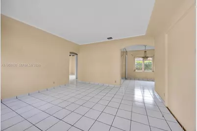 3500 NW 1st St, Miami, FL 33125 - Photo 8