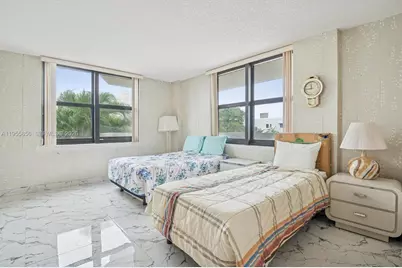 4301 Collins Ave #202, Miami Beach, FL 33140 - Photo 8