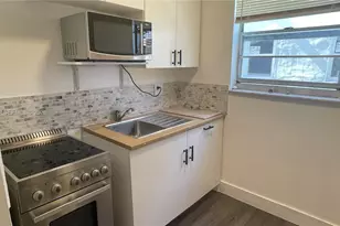 1043 NW 2nd St, Miami, FL 33128 - Photo 2