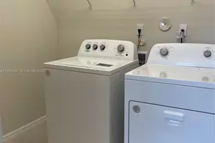 4490 Gramercy Dr, Oakland Park, FL 33309 - Photo 18