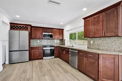 8649 W Long Acre Dr, Miramar, FL 33025 - Photo 10
