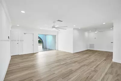 8649 W Long Acre Dr, Miramar, FL 33025 - Photo 8