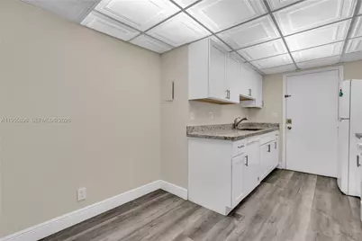 17901 NW 68th Ave #T206, Hialeah, FL 33015 - Photo 6