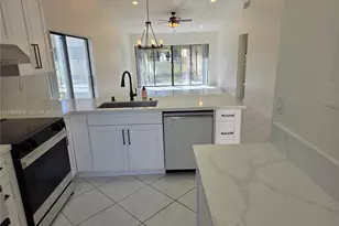 9352 Wedgewood Ln, Tamarac, FL 33321 - Photo 14