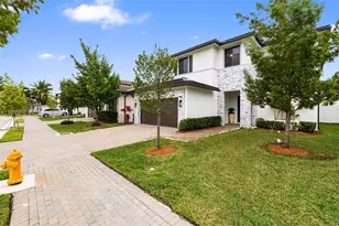 8086 NW 47th Terrace, Doral, FL 33166 - Photo 2