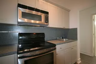 820 Euclid Ave, Miami Beach, FL 33139 - Photo 10