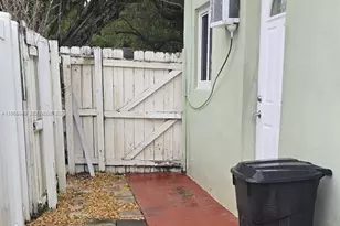 624 Mokena Dr, Miami Springs, FL 33166 - Photo 8