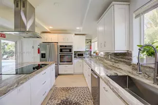 416 N Rainbow Dr, Hollywood, FL 33021 - Photo 16