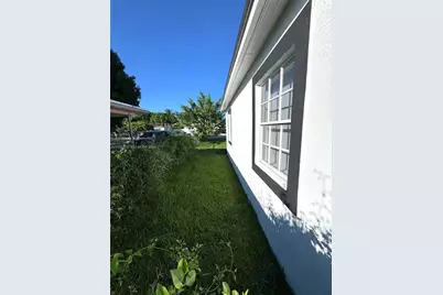 9221 Broad Manor Rd, Miami, FL 33147 - Photo 4