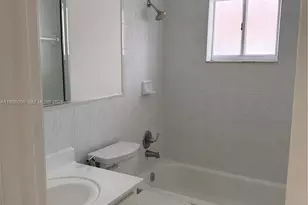 10101 W Okeechobee Rd, Hialeah Gardens, FL 33016 - Photo 12