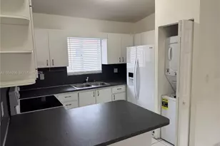 10101 W Okeechobee Rd, Hialeah Gardens, FL 33016 - Photo 16