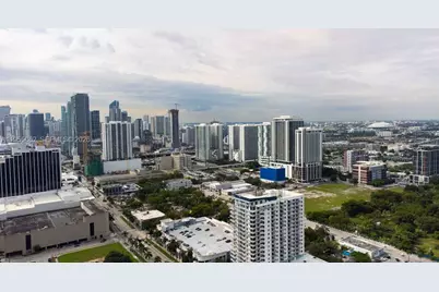 1900 N Bayshore Dr #2018, Miami, FL 33132 - Photo 28