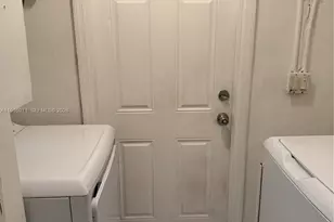 6532 SW 18th Ct, North Lauderdale, FL 33068 - Photo 10