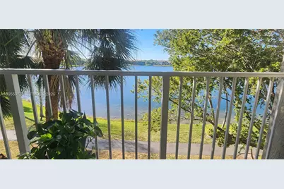 5011 Wiles Rd #306, Coconut Creek, FL 33073 - Photo 2