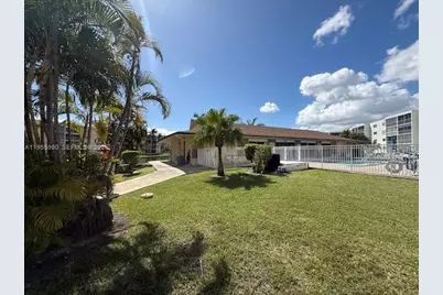 414 SE 10th St #102, Dania Beach, FL 33004 - Photo 32