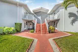 1715 NE Miami Gardens Dr, Miami, FL 33179 - Photo 18