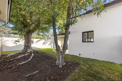 11260 SW 157th Ct, Miami, FL 33196 - Photo 6