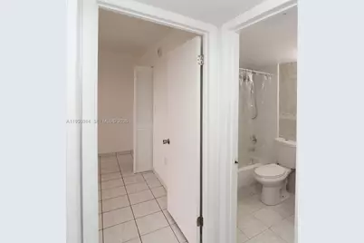 9440 W Flagler St #404, Miami, FL 33174 - Photo 14