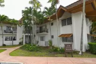 9402 SW 77th Ave, Miami, FL 33156 - Photo 2