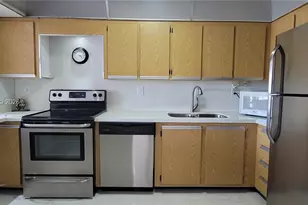 3701 N Country Club Dr, Aventura, FL 33180 - Photo 6