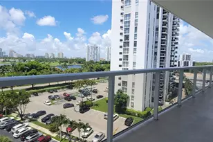 3701 N Country Club Dr, Aventura, FL 33180 - Photo 24