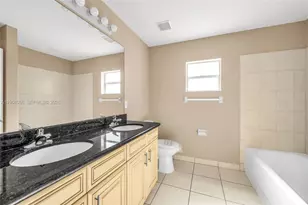 1001 SW 15th St, Deerfield Beach, FL 33441 - Photo 16