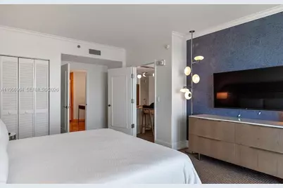 4401 Collins Ave #1712, Miami Beach, FL 33140 - Photo 22