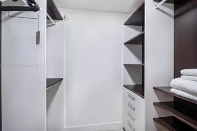 1300 Brickell Bay Dr #700, Miami, FL 33131 - Photo 14