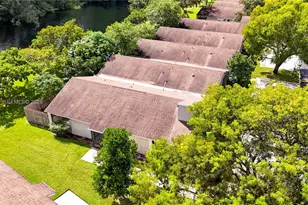 570 Woodgate Cir, Sunrise, FL 33326 - Photo 2