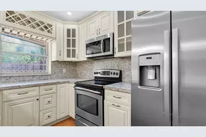 570 Woodgate Cir #A, Sunrise, FL 33326 - Photo 12