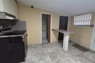 2764 NW 31st St, Miami, FL 33142 - Photo 14