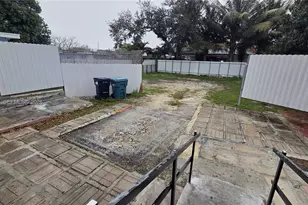 2764 NW 31st St, Miami, FL 33142 - Photo 24