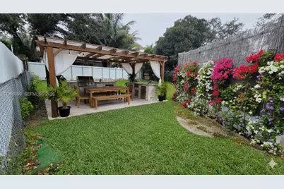 2764 NW 31st St, Miami, FL 33142 - Photo 22