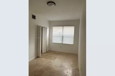 953 SW 10th St #8, Miami, FL 33130 - Photo 4