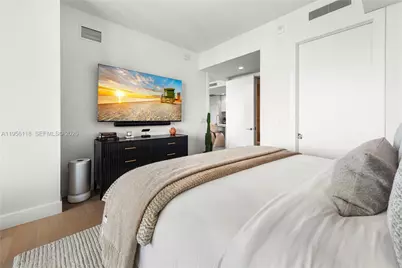 5775 Collins Ave #1405, Miami Beach, FL 33140 - Photo 26