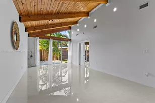 11316 SW 112th Cir Ln E, Miami, FL 33176 - Photo 8