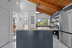 11316 SW 112th Cir Ln E, Miami, FL 33176 - Photo 12