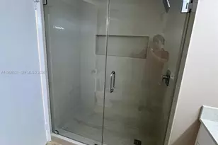 4654 NW 97th Ct, Doral, FL 33178 - Photo 12