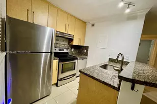 811 NE 14th Pl, Fort Lauderdale, FL 33304 - Photo 2