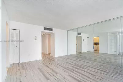 3625 N Country Club Dr #901, Aventura, FL 33180 - Photo 8