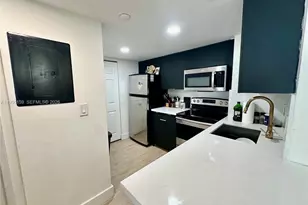 770 Claughton Island Dr, Miami, FL 33131 - Photo 10