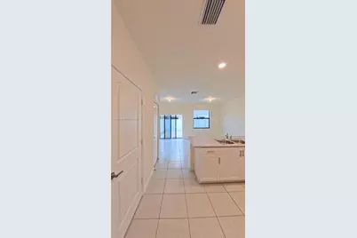 3410 W 112th Pl, Hialeah, FL 33018 - Photo 4