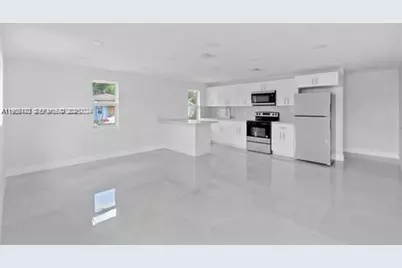 655 SW 5th St, Homestead, FL 33030 - Photo 1