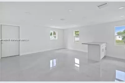 655 SW 5th St, Homestead, FL 33030 - Photo 4