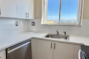 4854 NW 7th St, Miami, FL 33126 - Photo 14