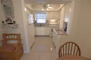 2832 W Crosley Dr, West Palm Beach, FL 33415 - Photo 10