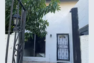 11342 SW 70th Ter #11342, Miami, FL 33173 - Photo 2