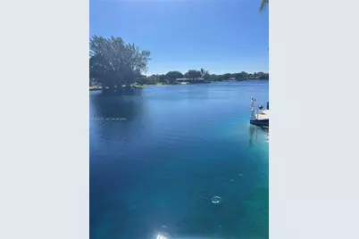 6484 E Miami Lakes Dr E, Miami Lakes, FL 33014 - Photo 4