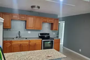 7430 SW 10th St, North Lauderdale, FL 33068 - Photo 4